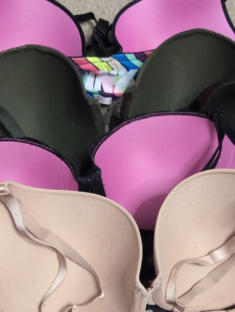 Mixed Set of VICTORIA'S SECRET AND PINK PUSH UP BRAS. - Picture 14 of 16